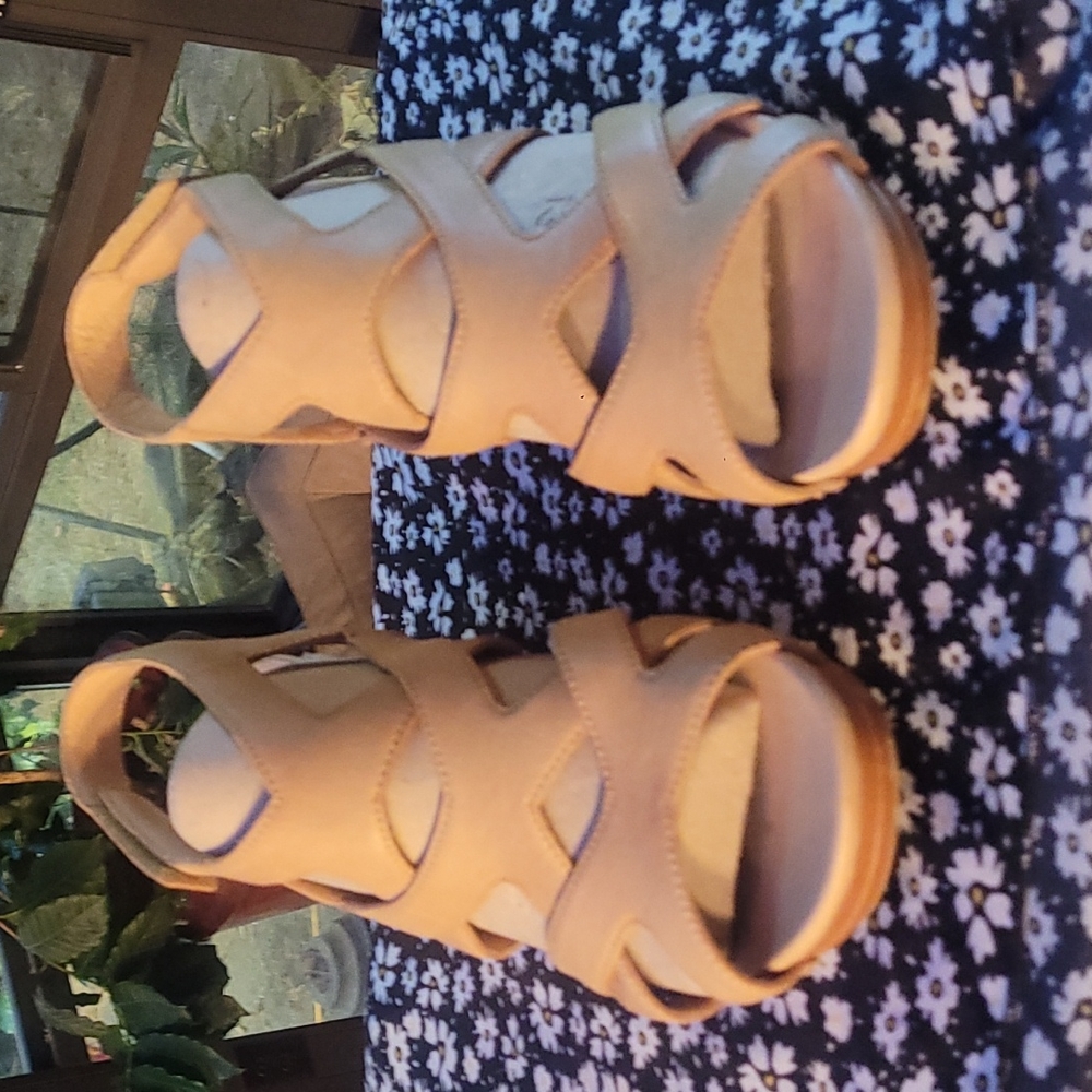 Dansko sandals tan size 42